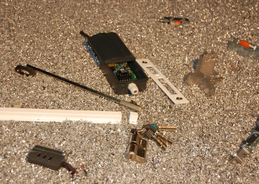 Motor de puerta de garaje con su mando a distancia